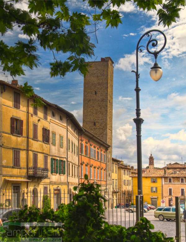 Piazza Gabriotti a Città di Castello camper città di castello piazza Gabriotti