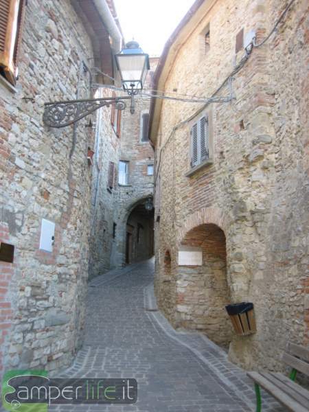Monte S. Maria Tiberina camper camperdream umbria valle tevere Monte S. Maria Tiberina