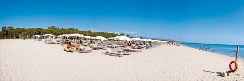La spiaggia del Centro Vacanze il Salice Centro Vacanze il Salice corigliano calabro spiaggia