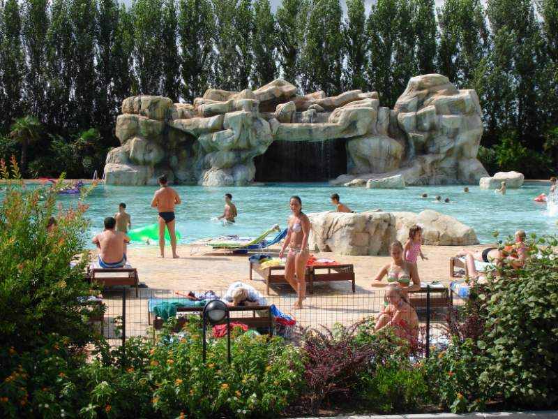 Camping Bungalow Park Tahiti Camping Bungalow Park Tahiti camper ferrara