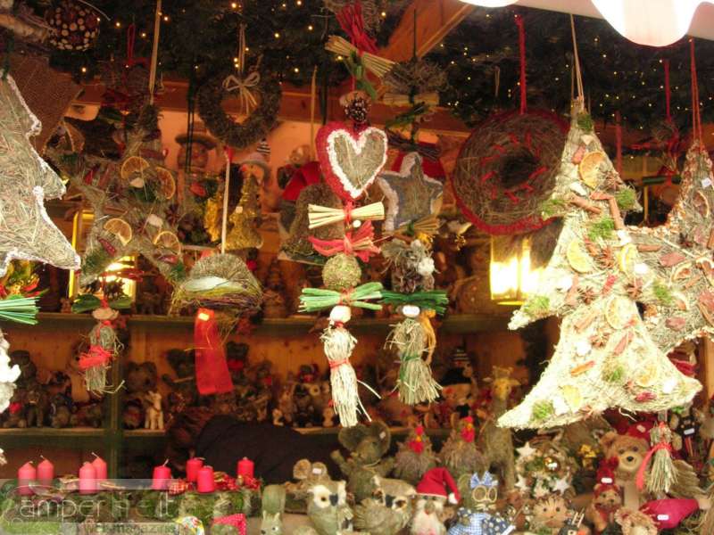 Mercatino di Natale a Bolzano, foto www.grignaexpress.it camper natale mercatino bolzano