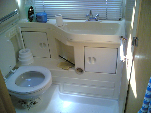 ARCA: Ristrutturazione toilette | Camper Life ARCA: Ristrutturazione toilette | Camper Life