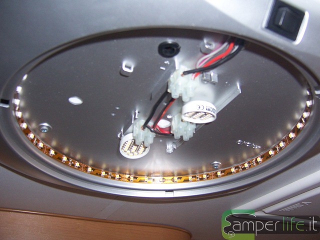 Plafoniere Per Neon A Led : Modifica della plafoniere trasformazione in a led