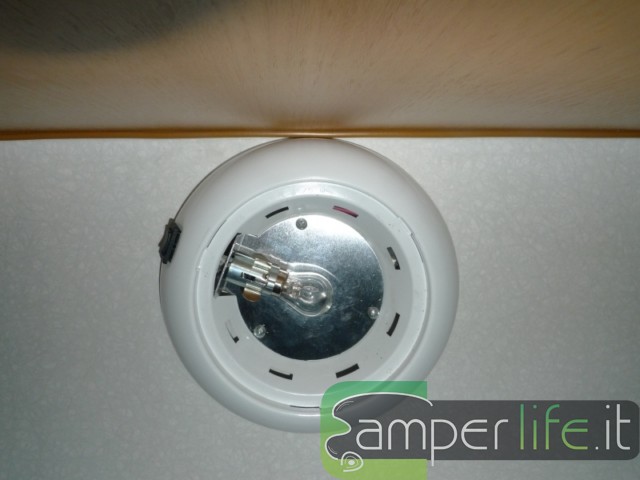 Plafoniere Per Esterno Camper : Modifica della plafoniere trasformazione in a led le