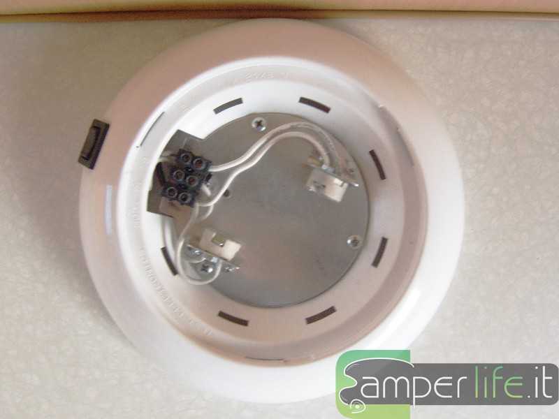Plafoniera Led Per Camper : Modifica della plafoniere trasformazione in a led le