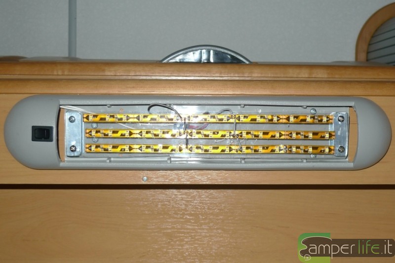 Plafoniere Da Camper : Modifica della plafoniere trasformazione in a led le