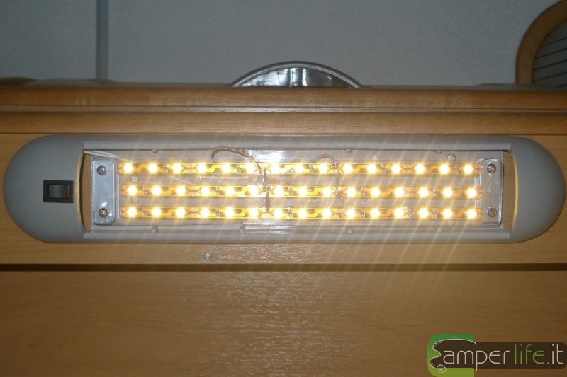 Plafoniere Da Camper : Modifica della plafoniere trasformazione in a led le