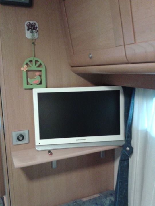 Istallare un porta TV | Camper Life Istallare un porta TV | Camper Life