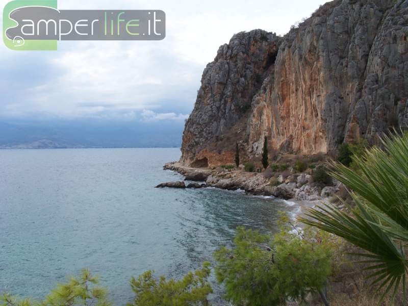 La costa di Nàfplion