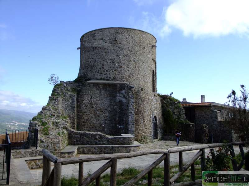 La torre monumentale, foto di Francesco Barillà camper calabria cosenza guardia piemontese torre monumentale