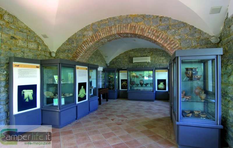 L'Antiquarium camper campania salerno cilento antiquarium