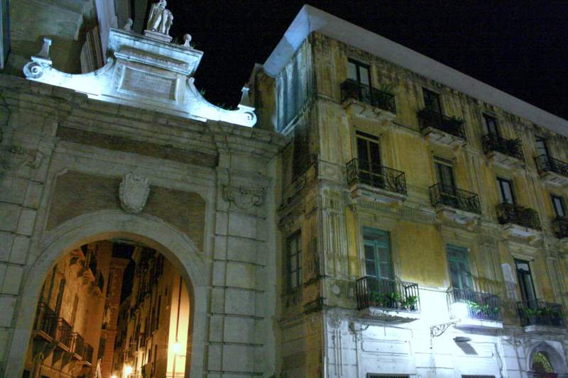 Foto : wikipedia camper campania salerno portanuova