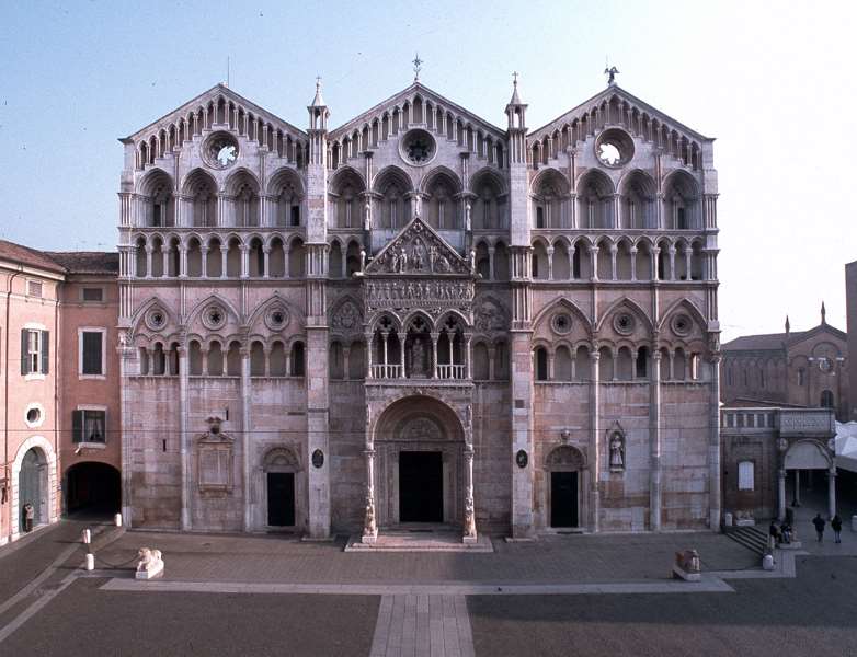 Cattedrale camper ferrara cattedrale