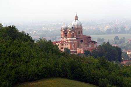 Il santuario della Beata Vergine del Castello camper fiorano emilia santuario beata vergine castello