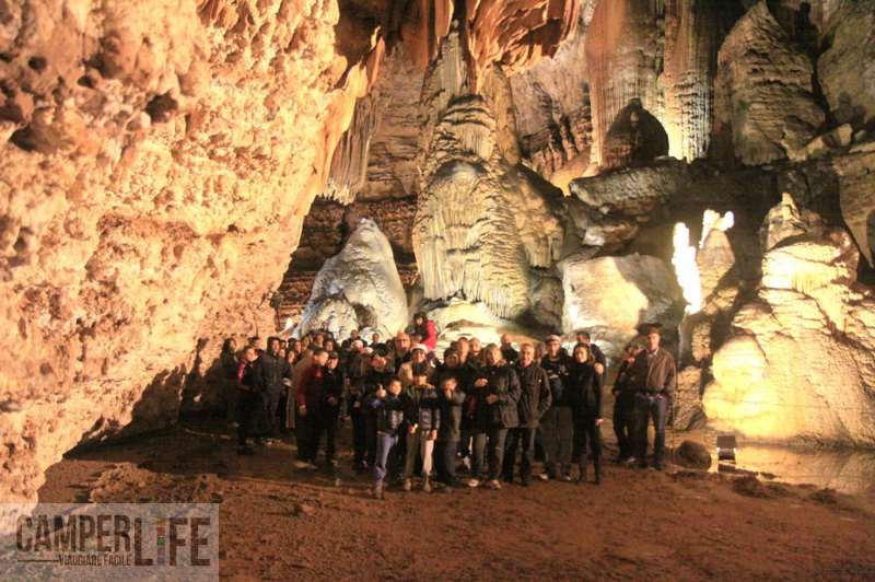 foto di grupo nella Grotta “Su Mamuri” camper ulassai sardegna club camperisti sardi