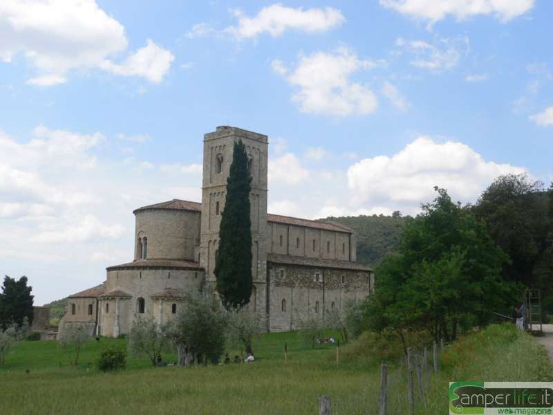 Montalcino, Abbazia di Sant'Antimo - Foto di Maria Francesca Piredda camper toscana val d'orcia montalcino abbazia sant'antimo