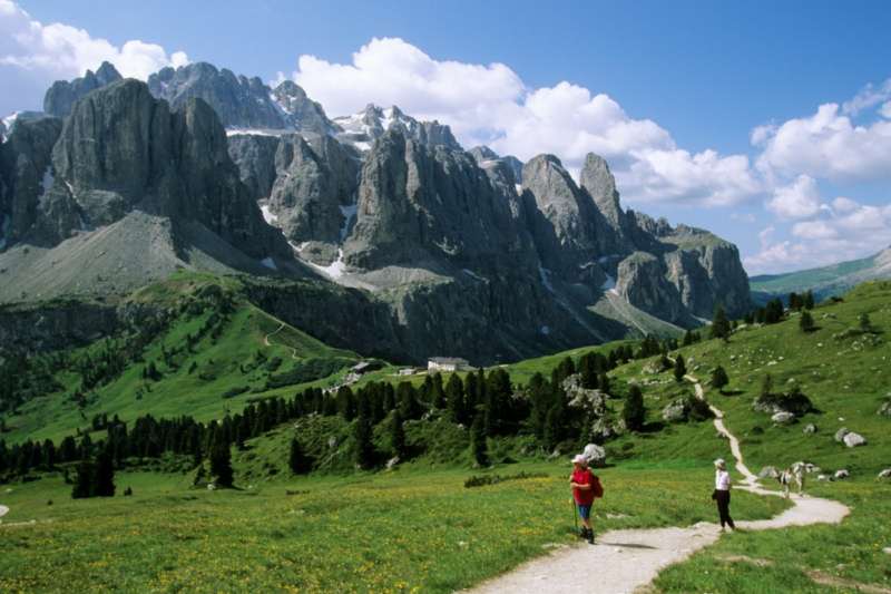 Alta Badia, vista panoramica camper vacanze trentino montagna alta badia