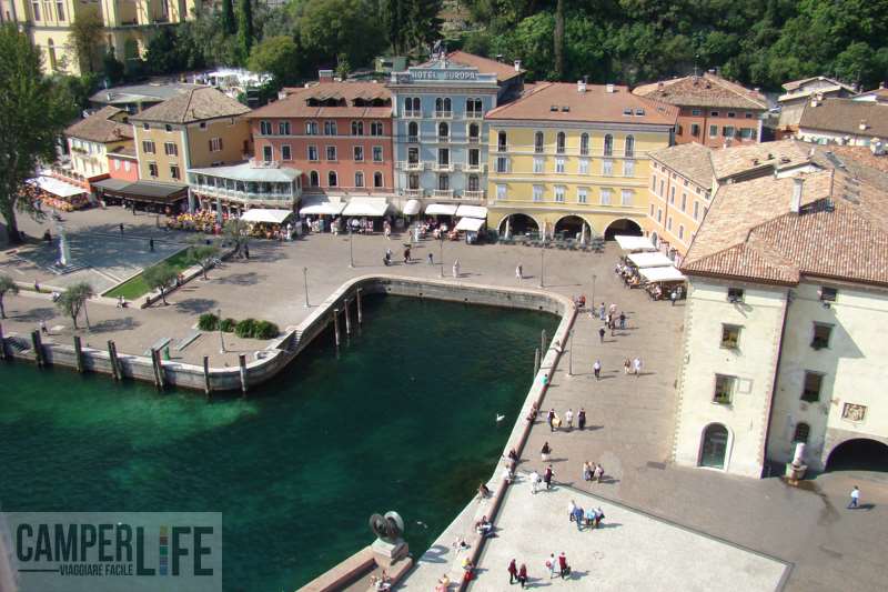 camper Riva del Garda Trentino piazza