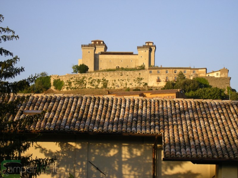 Spoleto, la Rocca Albornoz camper umbria spoleto festival dei due mondi rocca albornoz