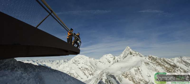 Sci estivo: la valle glaciale dello Stubai vista dal Top of Tyrol camper sci estivo ghiacciaio stubai top of Tyrol